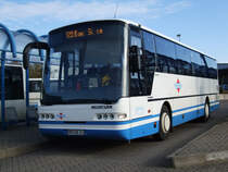 Linie 120 von Rostock Hauptbahnhof/S�d Richtung Bad S�lze,steht in  H�he Rostock Hauptbahnhof/S�d.(07.11.09)
