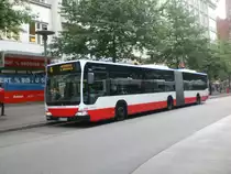 Mercedes-Benz O 530 II (Citaro Facelift) auf der Linie 6 nach U-Bahnhof Borgweg an der Haltestelle Gerhard-Hauptmann-Platz.