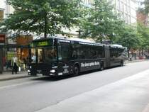 MAN Niederflurbus 2. Generation auf der Linie 6 nach U-Bahnhof Borgweg an der Haltestelle Gerhard-Hauptmann-Platz.