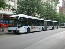Van Hool AGG 300 auf der Linie 5 nach Hauptbahnhof/ZOB an der Haltestelle Gerhard-Hauptmann-Platz.