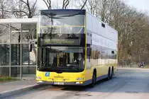 BERLIN, 07.04.2009, MetroBus-Linie M85 zum Hauptbahnhof an der Haltestelle S-Bahnhof Lichterfelde Süd