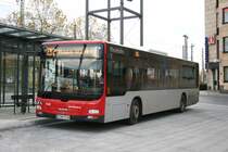 Wagen 7538 mit der Linie 792 nach Haan Markt am HBF Solingen.
8.11.2009