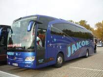 Ein sch�ner blauer Jacob-Bus, auf dem Parkplatz vor dem Daimler-Stadion in Stuttgart zum Fussballspiel, vom VFB-Stuttgart gegen FC-Bayern am 31.10.09