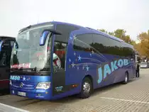 Ein sch�ner blauer Jacob-Bus, auf dem Parkplatz vor dem Daimler-Stadion in Stuttgart zum Fussballspiel, vom VFB-Stuttgart gegen FC-Bayern am 31.10.09