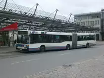 Mercedes-Benz O 405 N (Niederflur-Stadtversion) auf der Linie 6 nach Flughafen Blankensee am ZOB/Hauptbahnhof.
