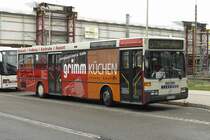 Dresmann Reisen  FR AU 766 mit Werbung f�r Grimm K�chen am HBF Freiburg.
7.7.2008
