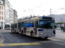 Trolleybus 756 mit Hess Niederflur-Anh�nger beim Place Bel-Air
am 31.10.09