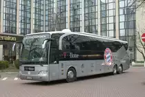 Mannschaftsbus des FC Bayern Mnchen (M RM 5006).
Aufgenommen vor dem Sheraton Hotel in Essen.
November 2007
