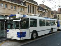 TL - FBW Trolleybus Nr.724 unterwegs auf der Linie 1 bei der Haltestelle vor dem Bahnhof in Lausanne am 08.11.2009