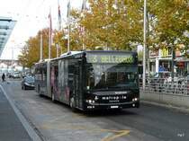TL - Neoplan Bus Nr.618 unterwegs auf der Linie 3 bei der Haltestelle vor dem Bahnhof in Lausanne am 08.11.2009