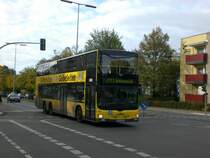 MAN Lion's City DD (Doppelstock) auf der Linie X11 nach S-Bahnhof Sch�neweide an der Haltestelle Marienfelde Weskammstra�e.
