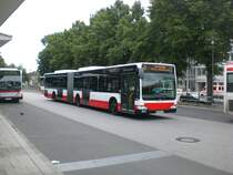 Mercedes-Benz O 530 II (Citaro Facelift) auf der Linie 9 nach Gro�lohe am U-Bahnhof Wandsbek Markt.