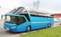 Neoplan Starliner, Jungfernfahrt der Firma  JOB  Tours von Essen nach Paris am 29.04.2006