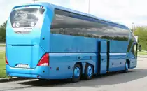 Neoplan Starliner, Jungfernfahrt der Firma  JOB  Tours von Essen nach Paris am 29.04.2006