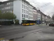 Eigetnlich htte um diese Zeit der neue Steiger MAN Lion's City fahren mssen. Dieser befindet sich aber bei Stadtbus Winterthur, wo ihm das Fahrgastzhlsystem eingebaut wird. In diesem Umlauf fhrt nun der Setra Nr. 060, der nun das dienstlteste Fahrzeug von PU Steiger und wurde zur Reserve degradiert. Er fhrt aber weiterhin am Wochenende auf der Nachtbuslinie N68, weil er bis anhin das einzige Fahrzeug von Steiger mit Videoberwachung ist. Hier durchfhrt am 12.11.09 der 060 ohne Halt die Hst. Stadthaus.