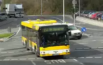 MVG 054 (MH VG 154) mit der Linie 151 nach MH Boverstr. bei der Einfahrt in den Unterirdischen Bus Bf Mlheim HBF.
1.3.2008