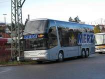 Ein Neoplan Skyliner von der Firma Merz beim Donaueschinger Bahnhof aufgenommen am 03.11.09.