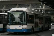 Hess BGT-N2C  Swisstrolley 3  Gelenktrolleybus # 202 der Verkehrsbetriebe Luzern (vlb), aufgenommen am 06.Oktober 2009, Luzern Bahnhof.