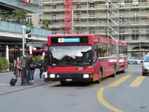 Bern mobil - MAN Nr.201  BE 513201 unterwegs auf der Linie 11 vor dem Hauptbahnhof Bern am 13.11.2009