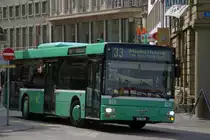 MAN Bus der BVB mit der Betriebsnummer 824 verl�sst die Endhaltestelle Schiffl�nde und f�hrt Richtung Wanderstrasse. Die Aufnahme stammt vom 22.09.2008.