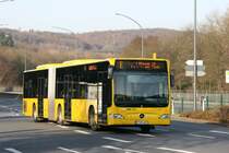 EVAG 4671 (E VG 4671) mit dem E-Wagen 39 zum Berlinerstr. in Velbert.
Aufgenomen am 20.11.2009 am S-Bf Essen Werden.