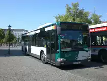 Mercedes-Benz O 530 I (Citaro) auf der Linie 692 nach Nedlitz Wei�er See an der Haltestelle Luisenplatz-S�d/Park Sanssouci.