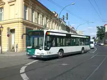 Mercedes-Benz O 530 I (Citaro) auf der Linie 692 nach Nedlitz Wei�er See an der Haltestelle Luisenplatz-S�d/Park Sanssouci. 