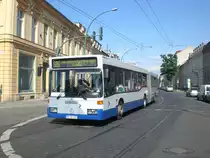 Mercedes-Benz O 405 N (Niederflur-Stadtversion) auf der Linie 605 nach Wissenschaftspark Golm an der Haltestelle Luisenplatz-S�d/Park Sanssouci.
