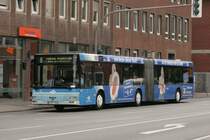 SWM 2415 (MS ST 586) mit Werbung fr die Volksbank Mnster auf den Weg nach Wolbeck Nogatstr. mit der Linie 8.
Aufgenommen auf der Eisenbahnstr. am 27.6.2009.