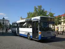 Mercedes-Benz O 405 N (Niederflur-Stadtversion) auf der Linie 650 nach Hauptbahnhof an der Haltestelle Luisenplatz-S�d/Park Sanssouci.