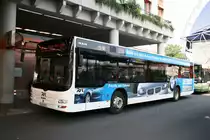 RVK 893 (K ZY 893) mit Werbung f�r BMW Kaltenbach.
Aufgenommen am HBF K�ln mit der Linie 260.
28.6.2009