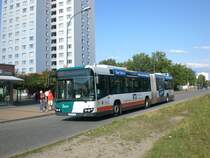Volvo V7700 auf der Linie 694 nach Hauptbahnhof an der Haltestelle Am Stern Johannes-Kepler-Platz. 