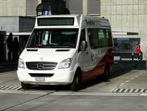 RVBW - Mercedes Kleinbus Nr.15  AG 226219 bei der Bushaltestelle vor dem Bahnhof in Baden am 20.11.2009