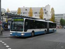 VBZ - Mercedes Citaro Nr.33  ZH 738033 unterwegs auf der Linie 303 bei den Haltestellen vor dem Bahnhof Dietikon am 20.11.2009