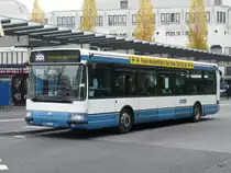 VBZ - Renault Nr.4  ZH 726104 unterwegs auf der Linie 303 bei den Haltestellen vor dem Bahnhof Dietikon am 20.11.2009