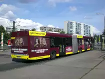 Solaris Urbino als SEV f�r die Stra�enbahnlinie M6 zwischen S-Bahnhof Marzahn und Betriebshof Marzahn an der Haltestelle Marzahn Jan-Petersen-Stra�e.