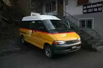 Regie Ilanz GR 159'406 (Toyota Hiace 4x4, 2001) am 26.11.2009 bei der Pitascherm�hle.