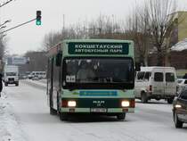 Dieser MAN fhrt am 12.11.2009 durch Kokshetau. Der alte Eigner Neunkircher Verkehrs-AG (NVG) und die alte Wagennummer 229 standen noch dran.