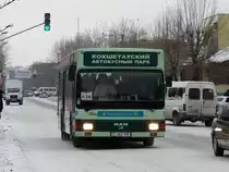 Dieser MAN f�hrt am 12.11.2009 durch Kokshetau. Der alte Eigner Neunkircher Verkehrs-AG (NVG) und die alte Wagennummer 229 standen noch dran.