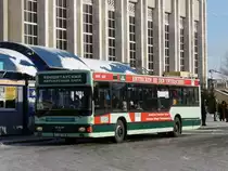 Dieser MAN steht am 14.11.2009 vor den Bahnhof in Kokshetau. Der alte Eigner Neunkircher Verkehrs-AG (NVG) und die alte Wagennummer 229 standen noch dran.