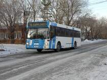 Das dieser MAN tatschlich nach Spplingen unterwegs war, mchte ich bezweifeln. Er fhrt hier am 16.11.2009 durch Kokshetau. Die Internet-Adresse vom ehemaligen Eigner KVG Braunschweig - www.kvg-braunschweig.de - steht auch noch am Heck. Im Hintergrund sieht man das Heimatmuseum von Kokshetau.