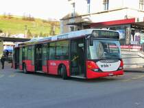 bls - Scania Nr.83 BE 657431 bei der Bushaltestellen vor dem Bahnhof Huttwil am 28.11.2009