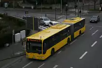 EVAG 4511 (E VG 4511) mit der Linie 170 zum Bf Borbeck am 25.11.2009.
Aufgenommen am Verkehrsplatz Steele.
