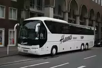 Hannes Reisen GT A 8020 vor dem HDT in Essen am 25.11.2009.