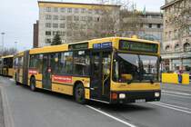 EVAG 3810 (E YX 458) mit der Linie 155 nach Gelsenkirchen Rotthausen am 25.22.1009 vor dem HBF Essen Nordausgang.