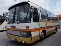 MB-O303 erwartet am Messegel�ndeparkplatz in Ried i.I. seine Reisegruppe, anl�sslich des O�-Landesfeuerwehrwettbewerbes09; 090711