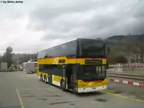 Regie Nesslau, SG 273 222 ''Stein SG'' am 26.11.09 vor der Garage Nesslau, die sich gleich hinter dem gleichnamigen Bahnhof befindet. Das Poschti steht bereit f�r die Linie 790 nach Buchs SG, einer eher unscheinbaren Linie, auf der man aber auf Dostos hoffen kann.