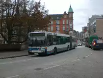 Mercedes-Benz O 405 N (Niederflur-Stadtversion) auf der Linie 19 nach Bad Schwartau/ZOB an der Haltestelle Holstentorplatz.
