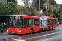 BVR 2168 (D BV 1116) mit dem SB19 nach Heiligenhaus Rathaus.
Aufgenommen in Essen Werden.
Der Wagen wirbt f�r Jack Wolfskin Store.
25.11.2009