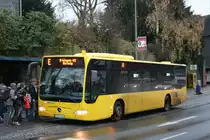 EVAG 4156 (E VG 4156) mit dem E Bus 43 nach Byfang am Werdener Markt.
Aufgenommen am 25.11.2009.